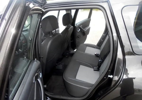 Dacia Duster cena 42900 przebieg: 73521, rok produkcji 2016 z Gniezno małe 704